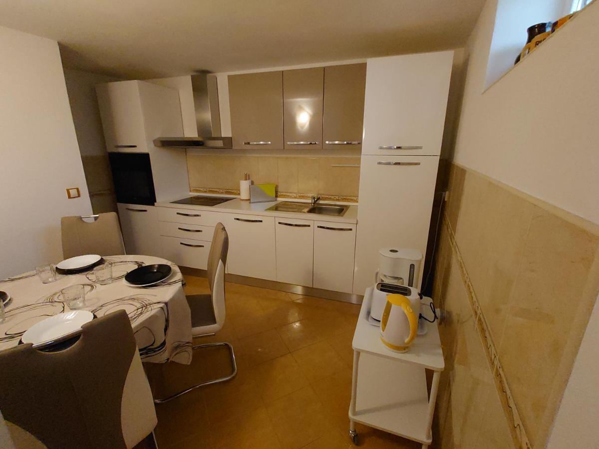 Apartmani Lea Jadranovo Eksteriør bilde