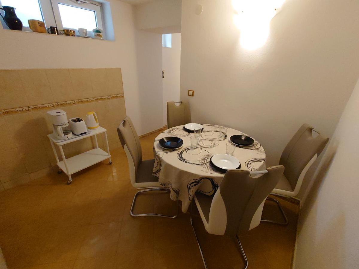 Apartmani Lea Jadranovo Eksteriør bilde